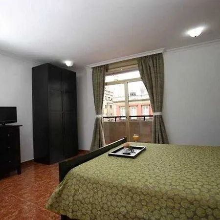 Adonis Capital Hotell 2*