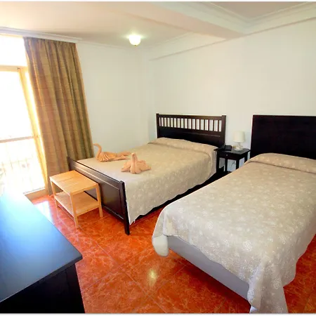 Adonis Capital 호텔