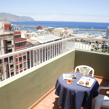 Adonis Capital 호텔 2*