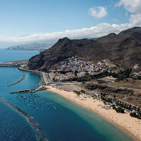 Adonis Capital 호텔