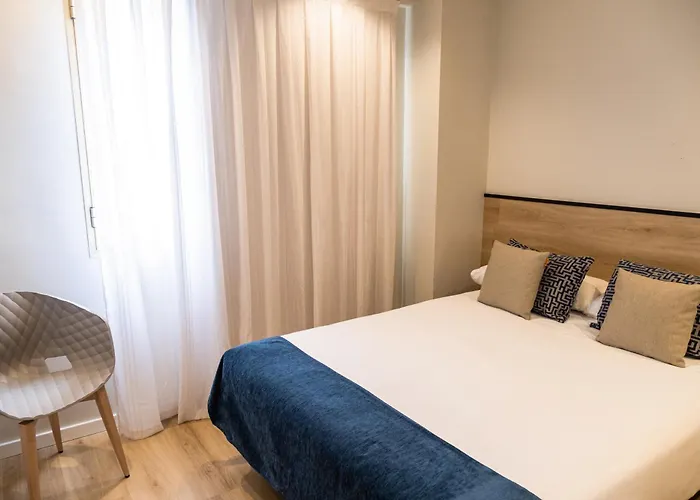 Adonis Capital מלון