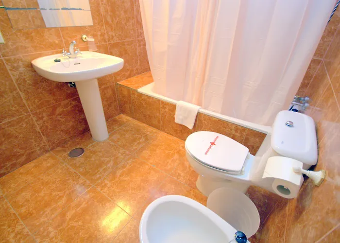 מלון Adonis Capital