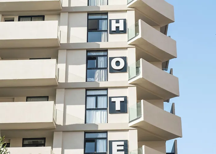 מלון Adonis Capital