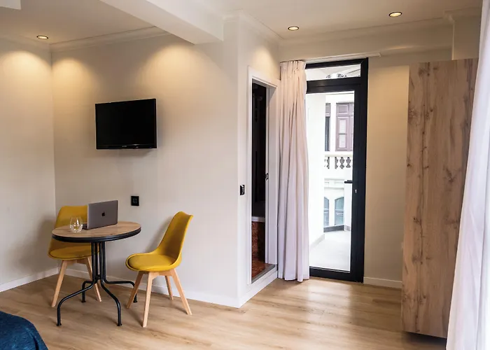 Adonis Capital מלון 2*