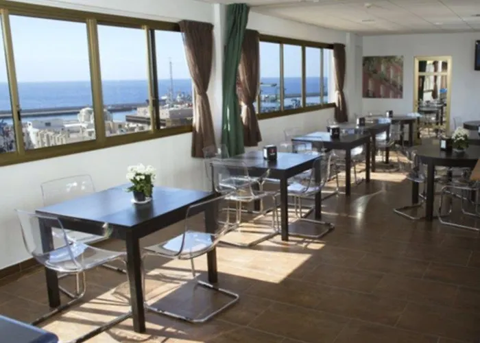 Adonis Capital מלון