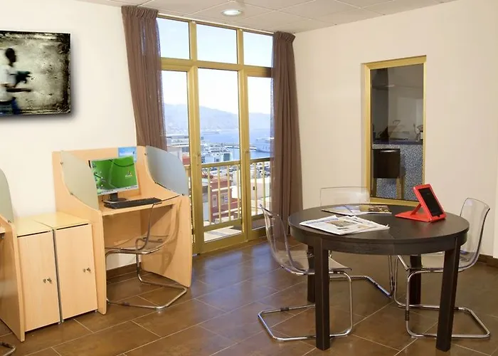 Adonis Capital מלון 2*