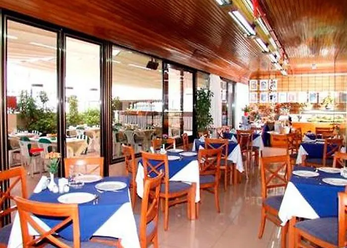 ホテル オテル アドニス キャピタル